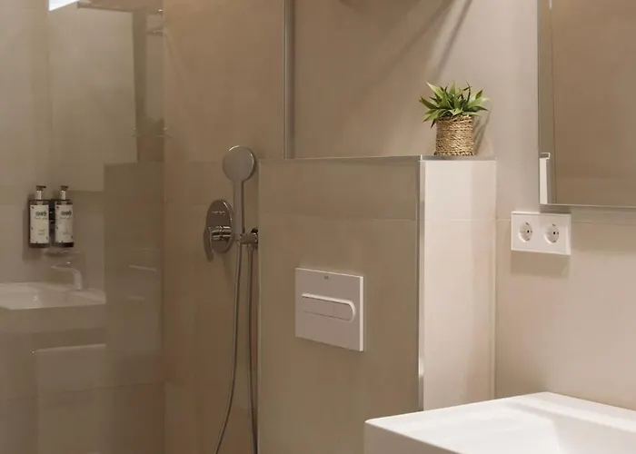 Joaquin Costa 桑坦德